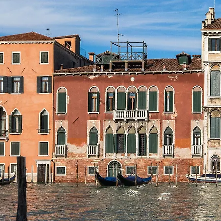 Daire Grandcanal-red