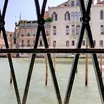 Grandcanal-red *