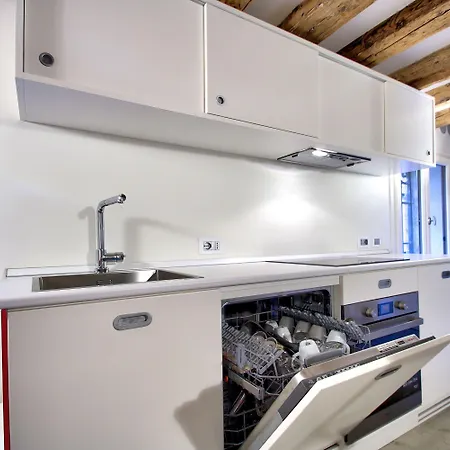 Grandcanal-red 公寓 *